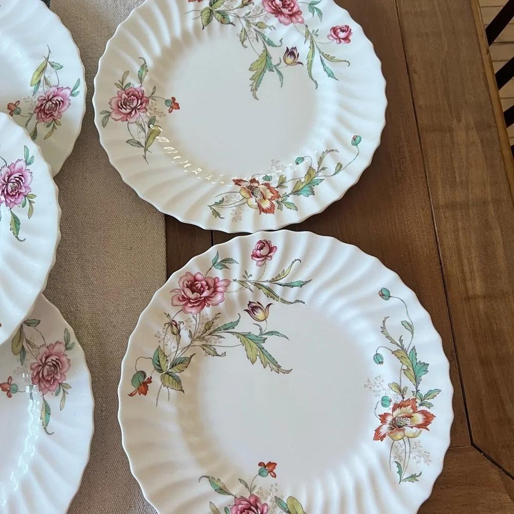 7 Royal Doulton Clovelly Floral Bone China Dinner Plates 10.5” Made in England